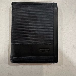 Tumi Alpha Tri Fold Wallet